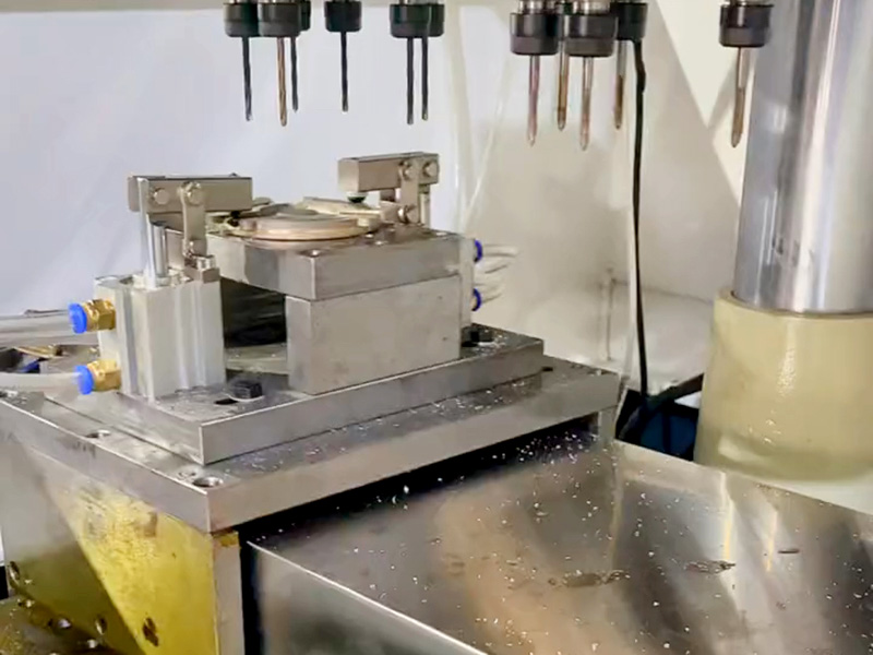 鉆攻機(jī)攻牙為什么會一次攻到底？