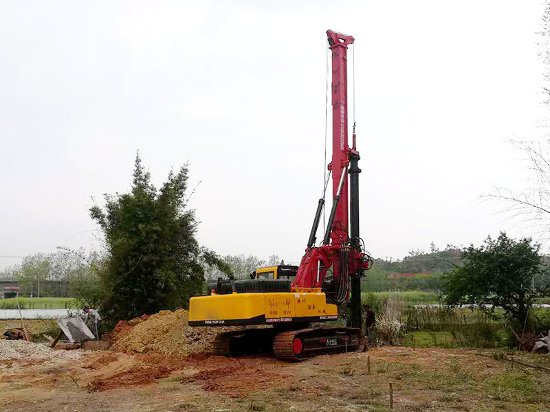 鉆孔機(jī)怎么打地基?地基好工具